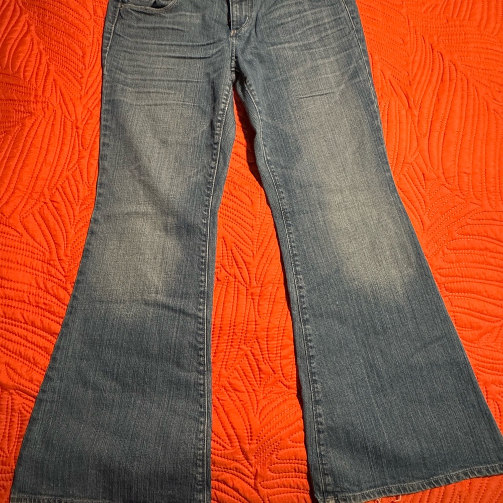 American Eagle Outfitters Flare Jeans in Classic Blue